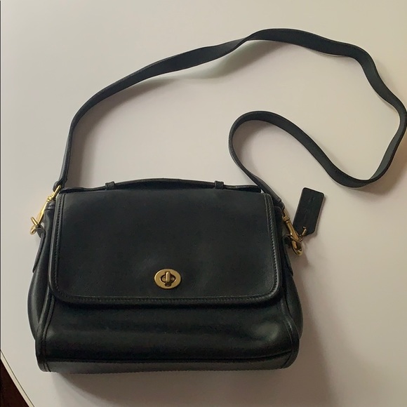 Coach Handbags - Black COACH Leather Vintage handbag 🎀